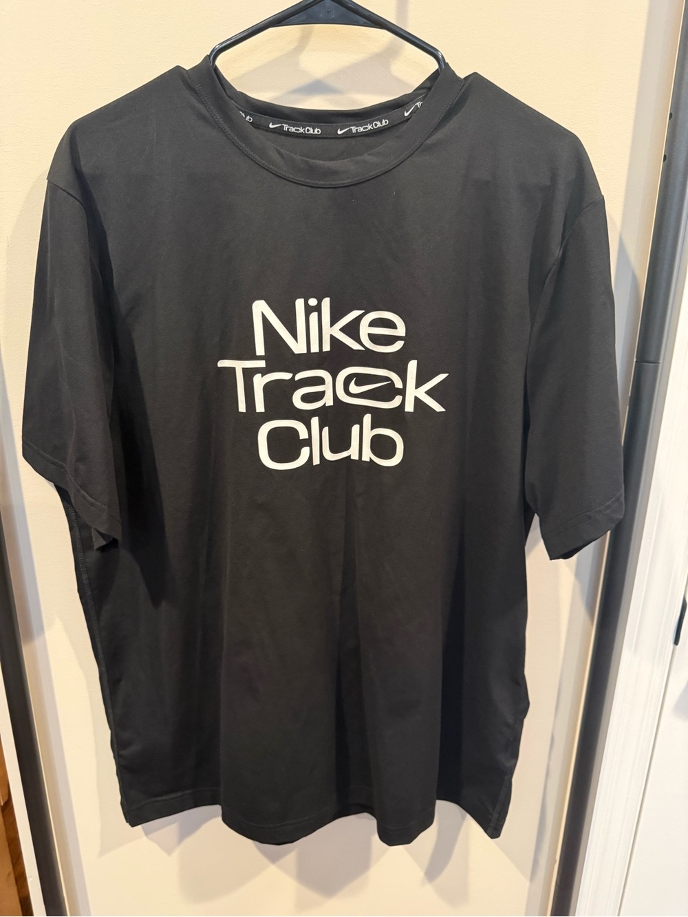 Nike Track Club Tee